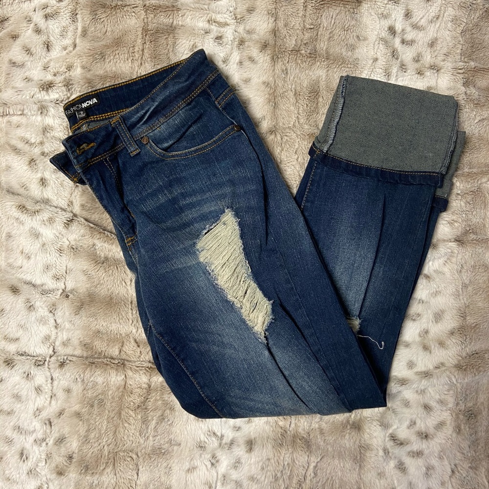 Fashion Nova Highwaisted Distressed Mom Jeans